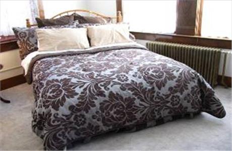 Town Hall Inn - Lead SD