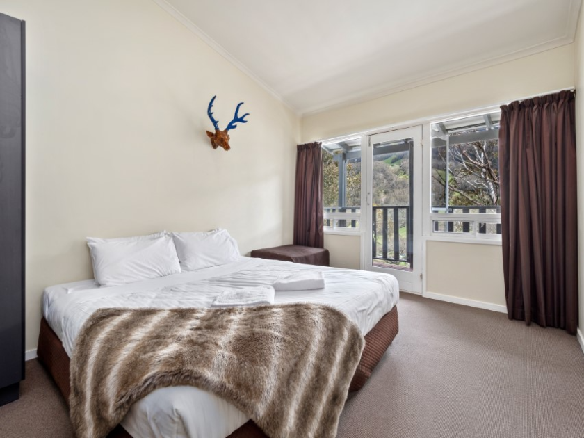 Karas 7 - Thredbo Village