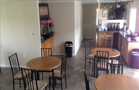 Townhouse Motel Breakfast Area - Rapid City SD