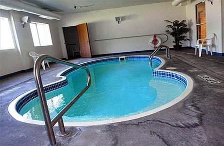 Motel 6 Pool - Hot Springs SD