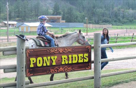 ranch guest country rides trail hill call