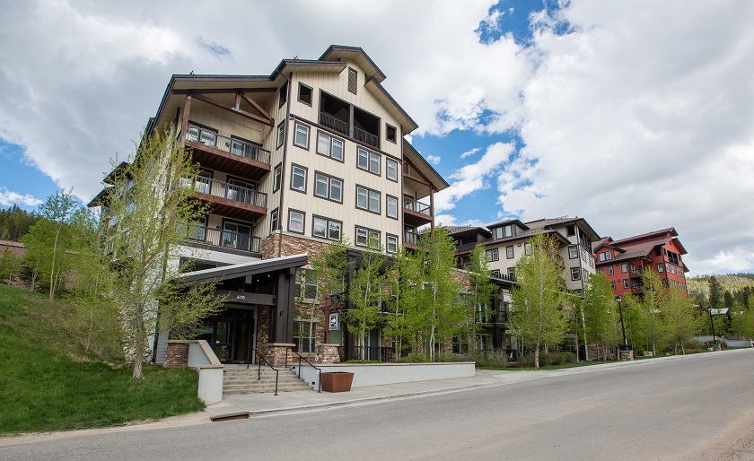 Fraser Crossing & Founders Pointe Exterior.