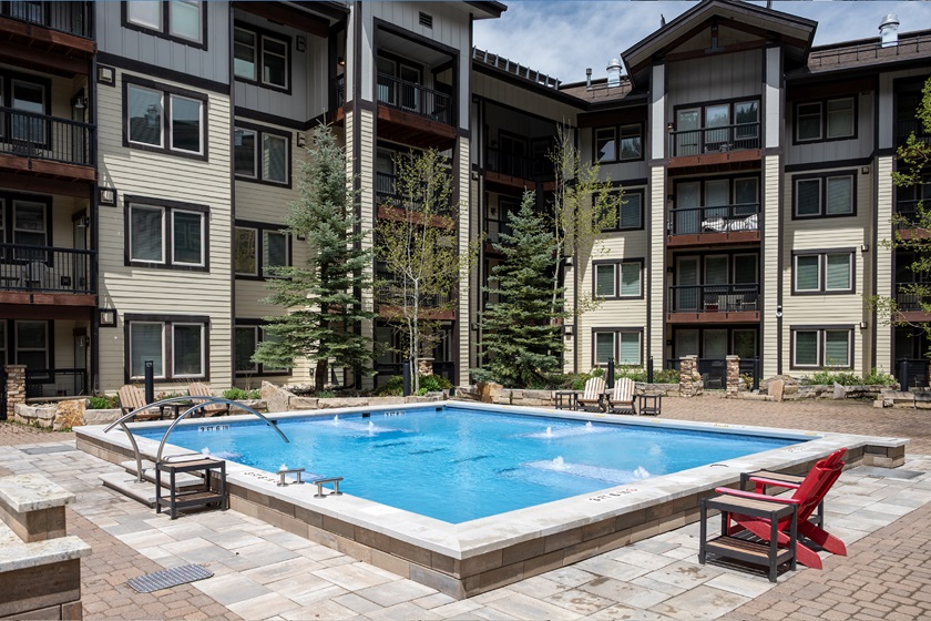 Founders Pointe Hot Tub & Amenity Deck