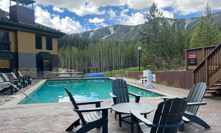 Outdoor Community Pool (Open 8:30am-9pm)