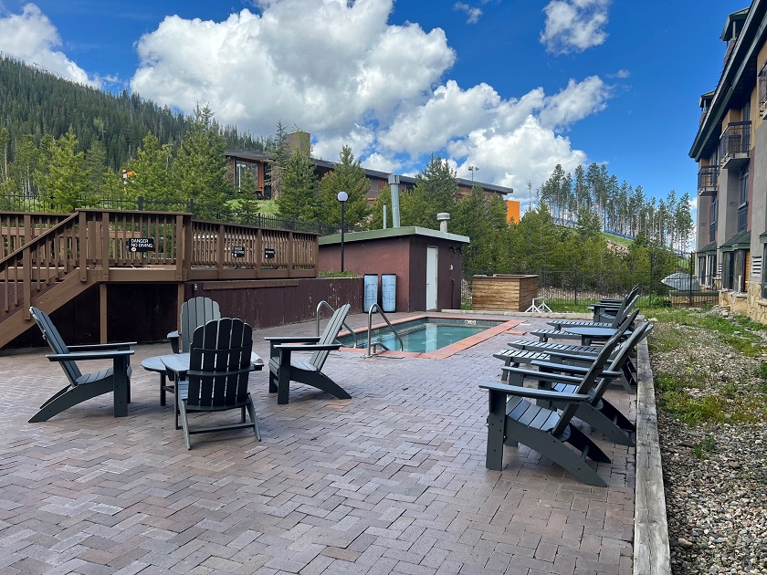 Outdoor Community Hot Tub