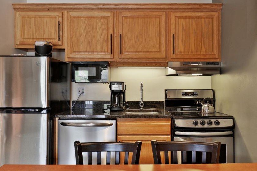 Kitchenette dining area in select rooms