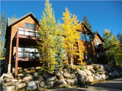 Trademark Condo Summer Exterior