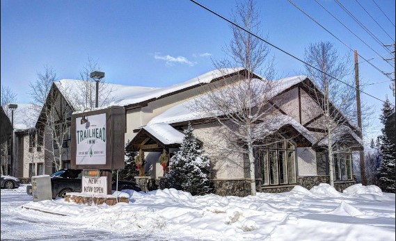 Trailhead Inn- Winter Exterior