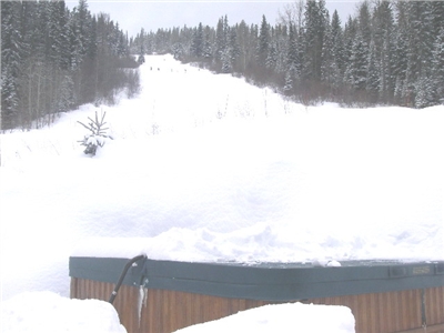 Ski out to Main Lift in Am Ski in to awaiting Hot Tub Apres Ski