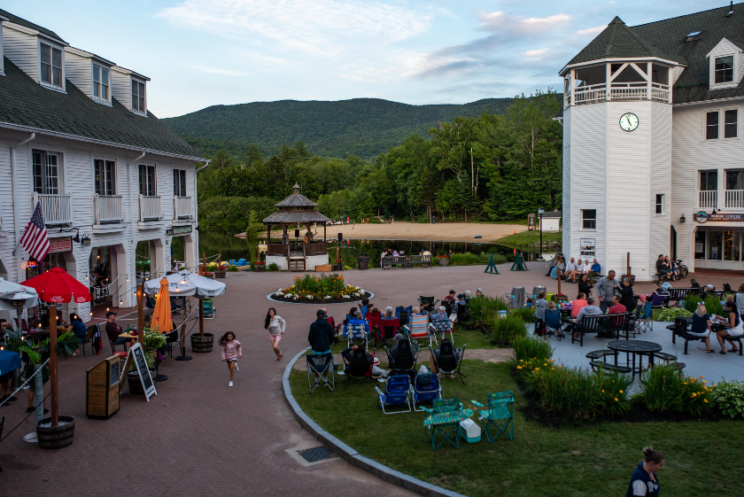 Enjoy live outdoor concerts every Fri. & Sat. night throughout July and August.