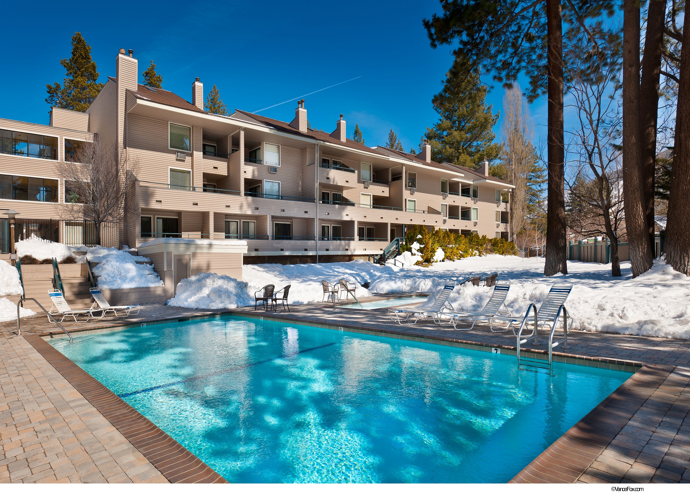 Lodge Pool & Hot Tub in WInter