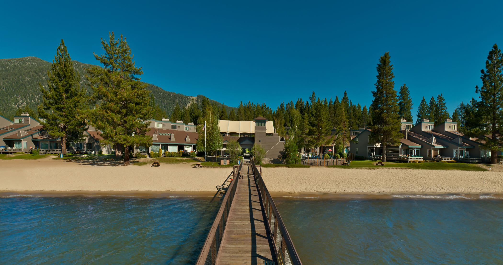 Aston Lakeland Village Resort in Summer