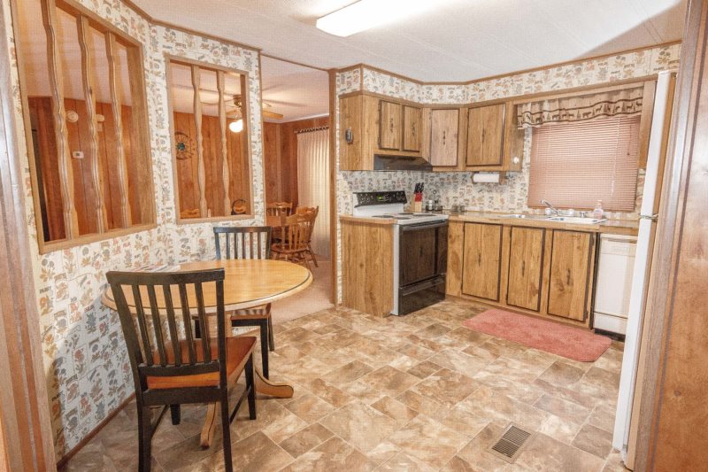 Dakota Pines Hideaway Kitchen - Custer SD